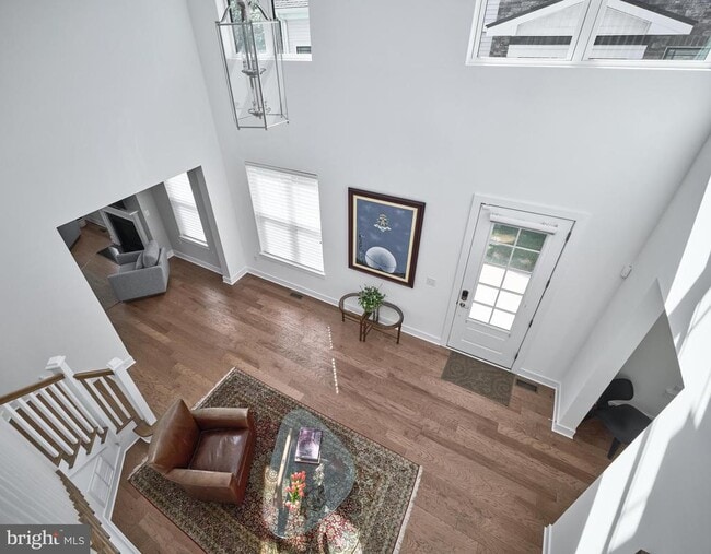 Building Photo - 14 Dogleg Ln