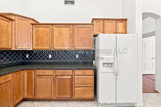 Building Photo - 7027 W Potter Dr