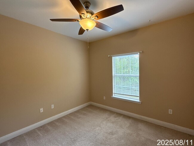 Building Photo - 544 Maple Ave