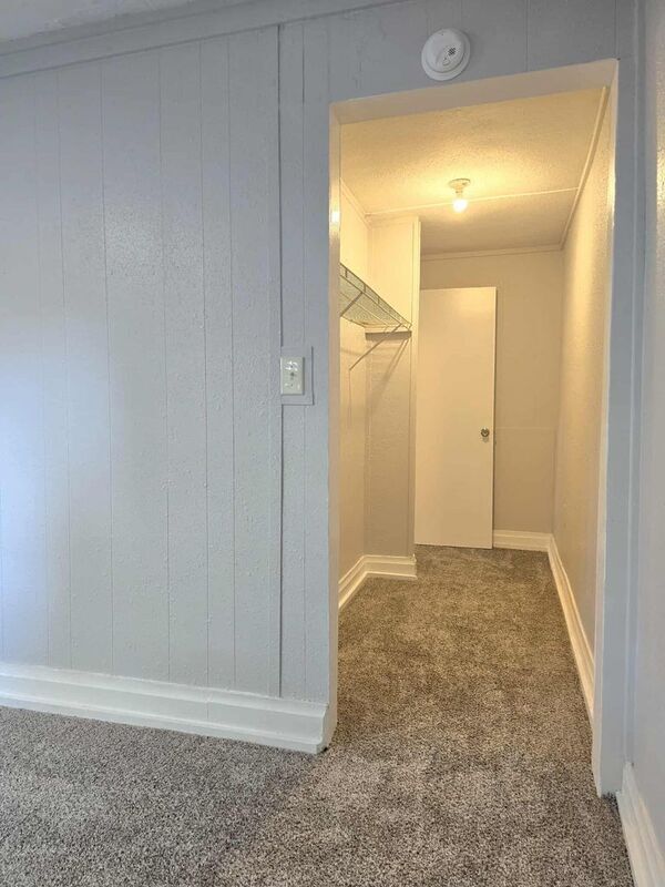 Building Photo - 2219 Everett St