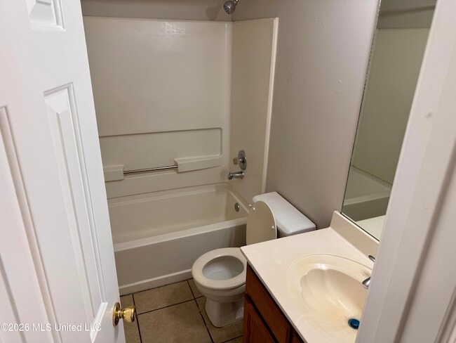 Building Photo - 7011 Hampton Dr