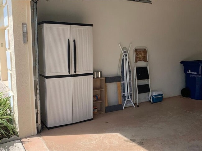 Building Photo - 1151 Yosemite Dr