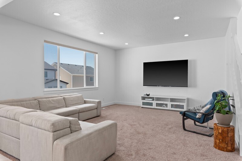 Building Photo - 2156 Wallflower Dr