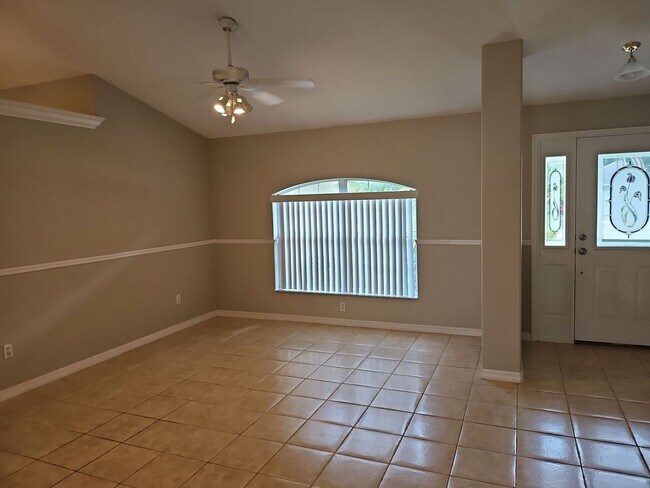 Building Photo - 124 Foxhall Ln