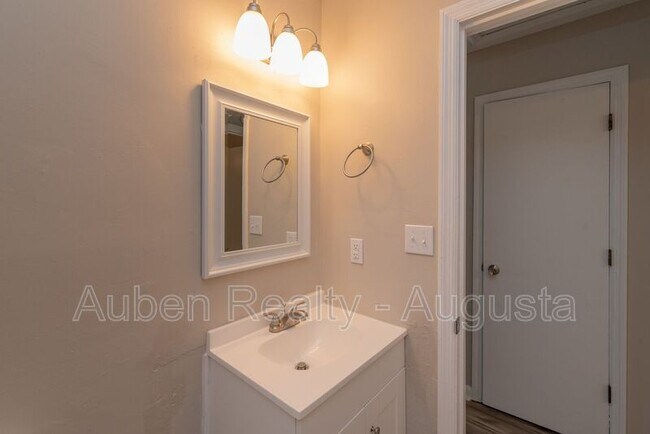 Building Photo - 2311 Walden Dr