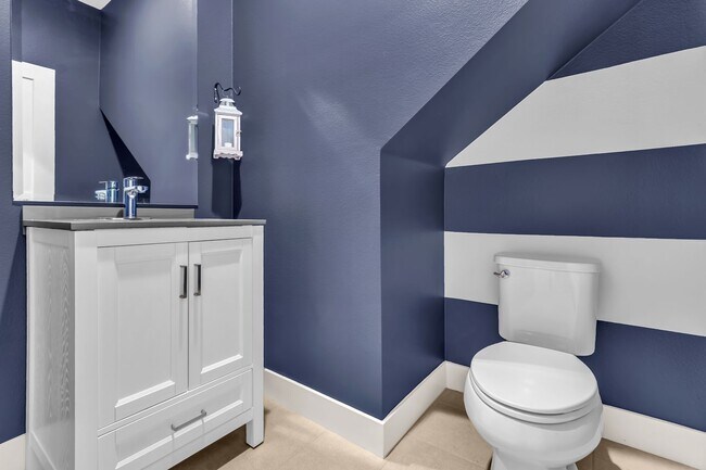 Building Photo - 945 E Mason Ln