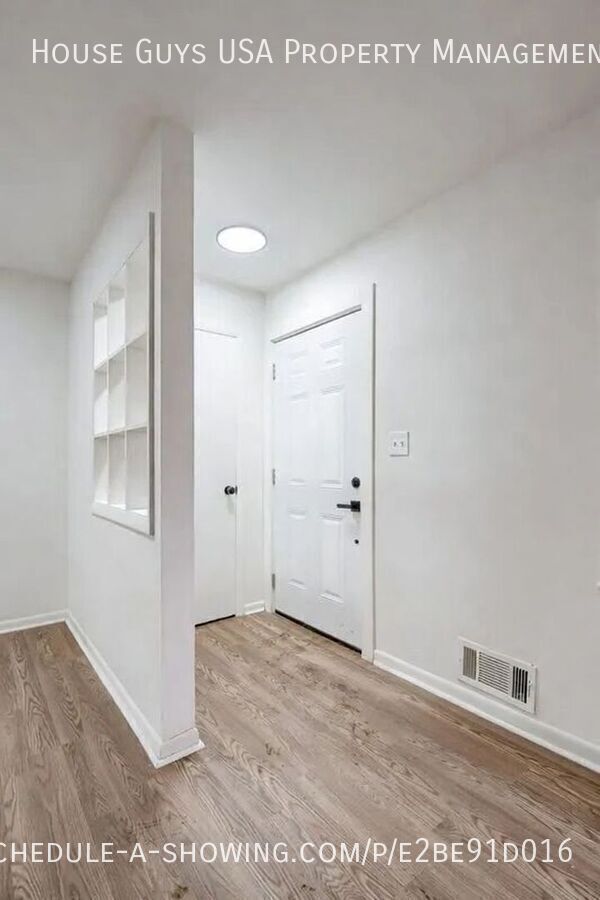 Building Photo - 11409 E 31st St S