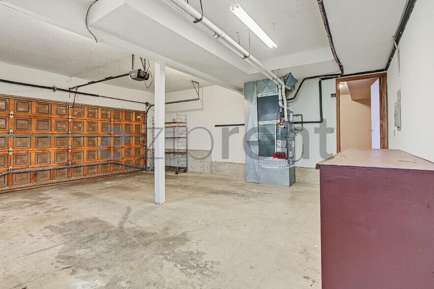 Building Photo - Unit