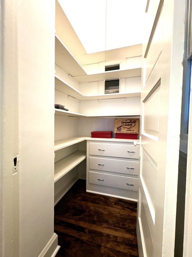 Building Photo - 3078 N Davlin Ct