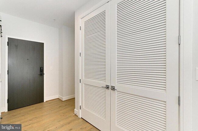 Building Photo - 635 Slaters Ln