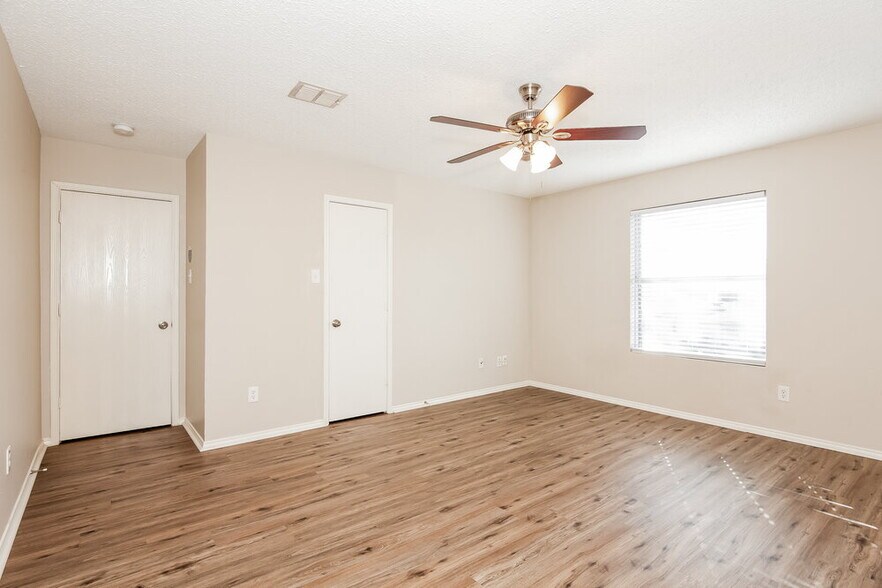 Building Photo - 2316 Graystone Dr