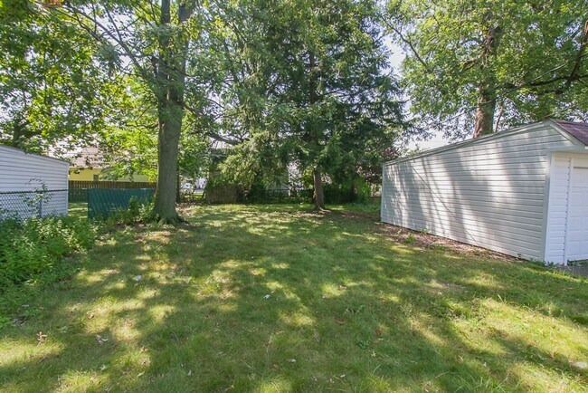 Building Photo - Fully Updated Home For Rent in Euclid