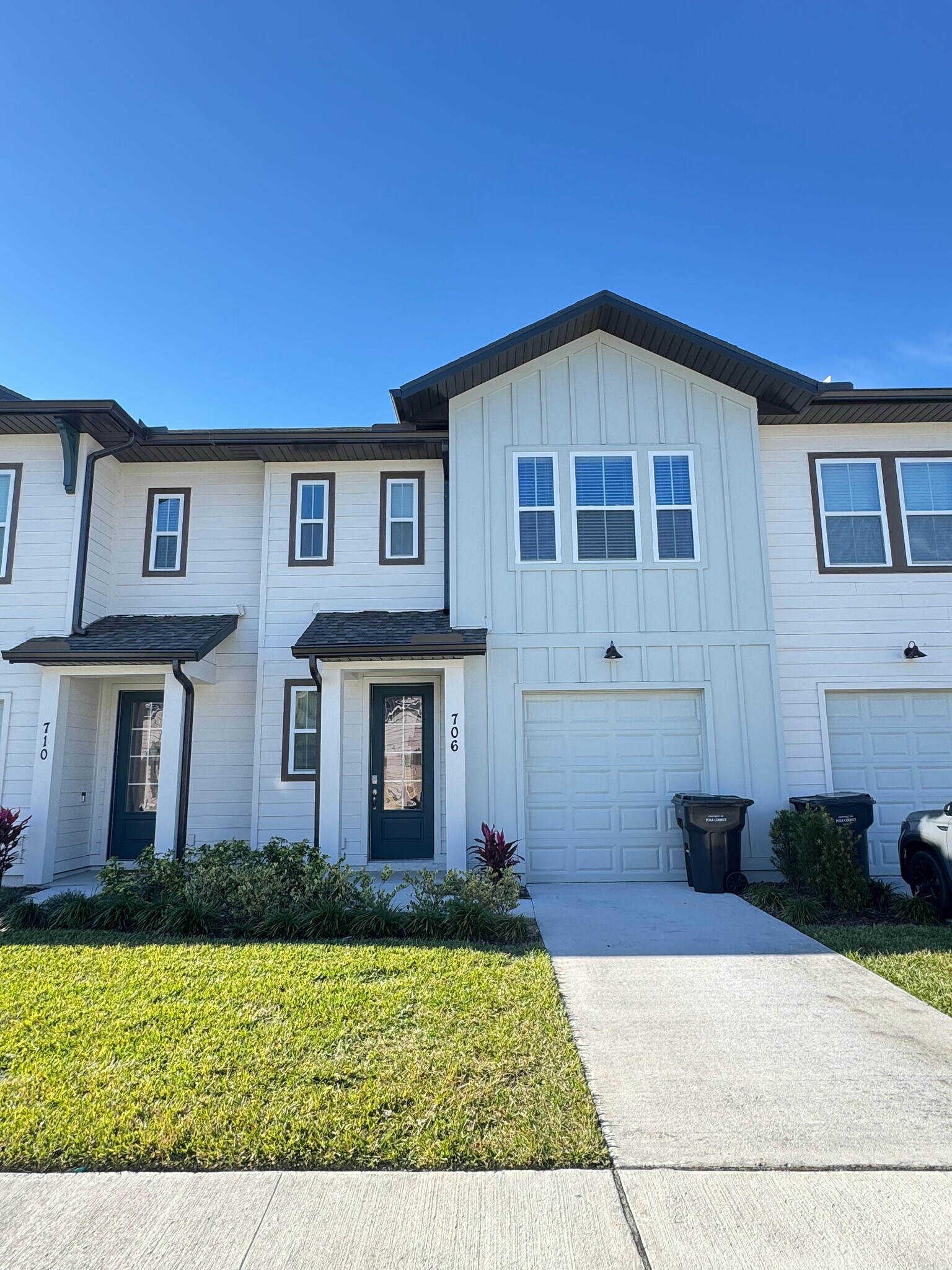 Building Photo - 706 Longboat Dr