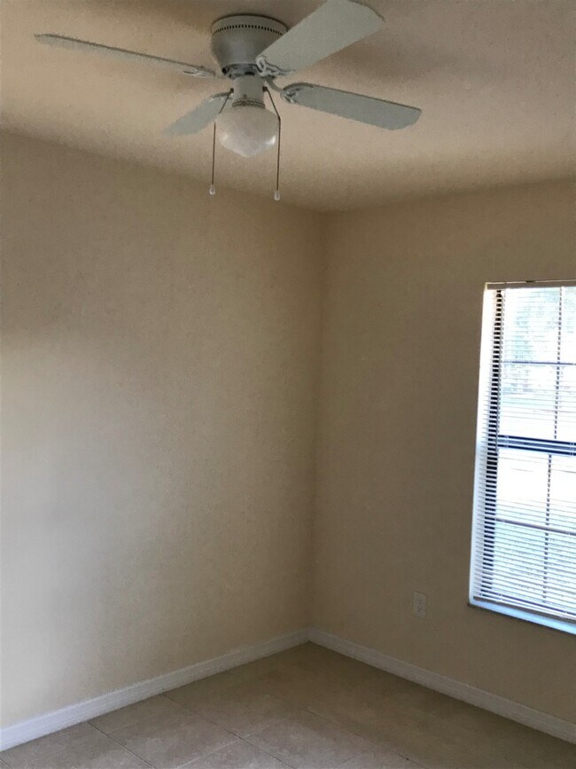 Building Photo - Ready for Move in!