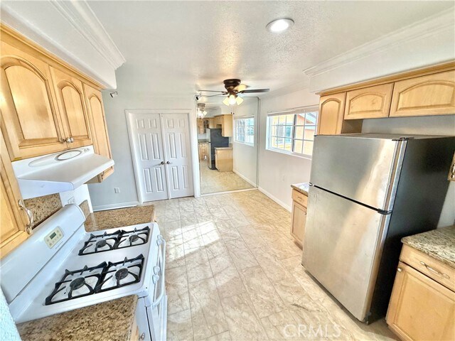 Building Photo - 732 James