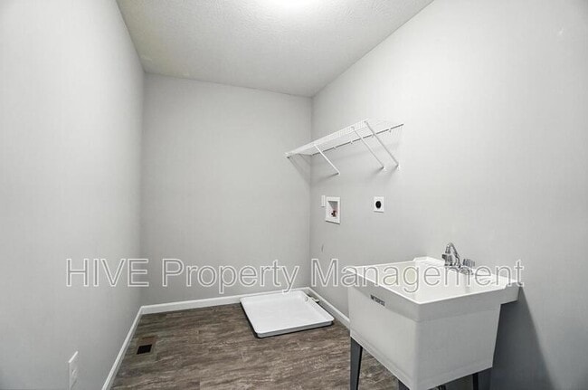 Building Photo - 6888 Lady Abigail Dr