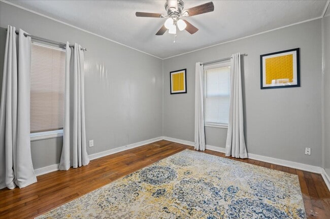 Building Photo - 1306 E 53rd St
