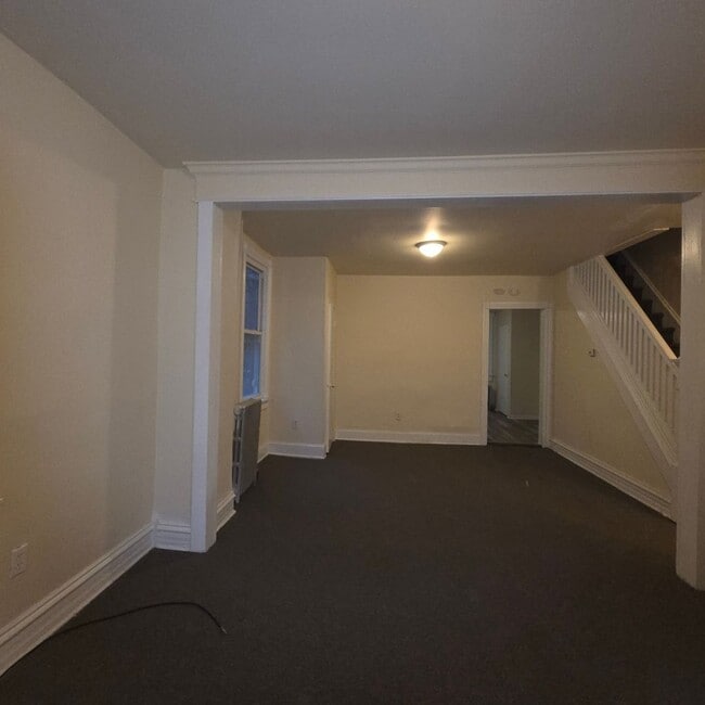 Building Photo - Renovated 3 bedroom House