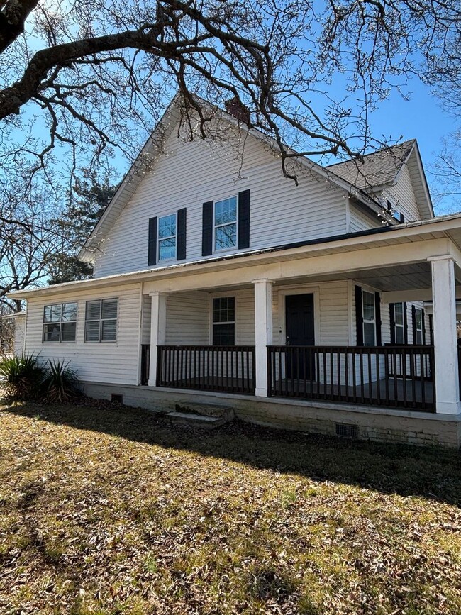 Building Photo - 3503 S Broad Pl SW