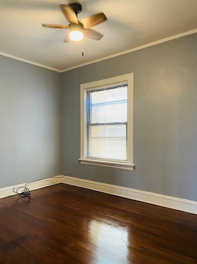 Building Photo - 8042 S Hermitage Ave