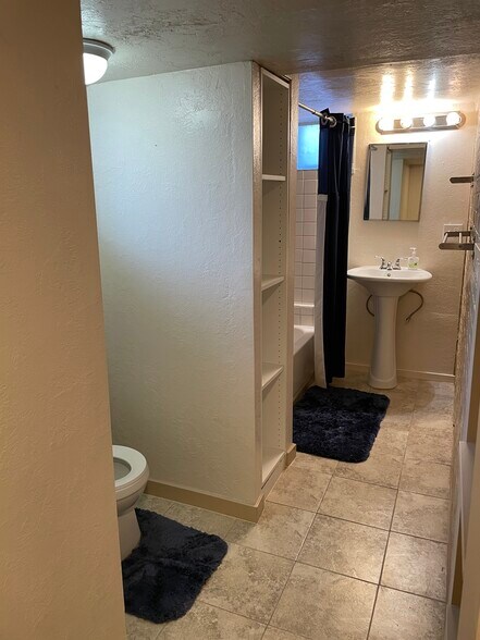 Building Photo - 604 S 1300 E