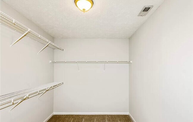 Building Photo - 116 Mosswood Dr
