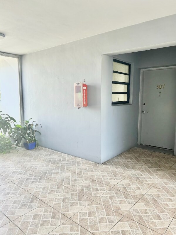 Building Photo - 5100 W Flagler St