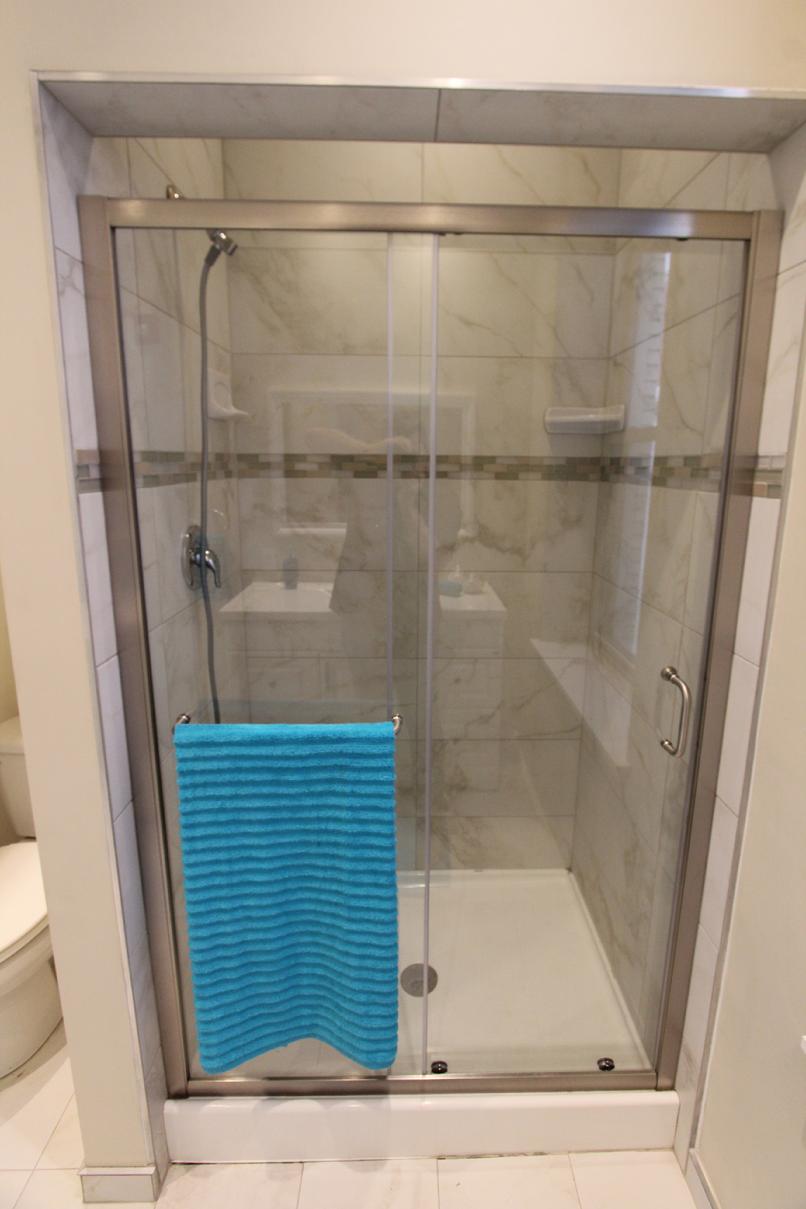 Shower - 709 Penn Ave