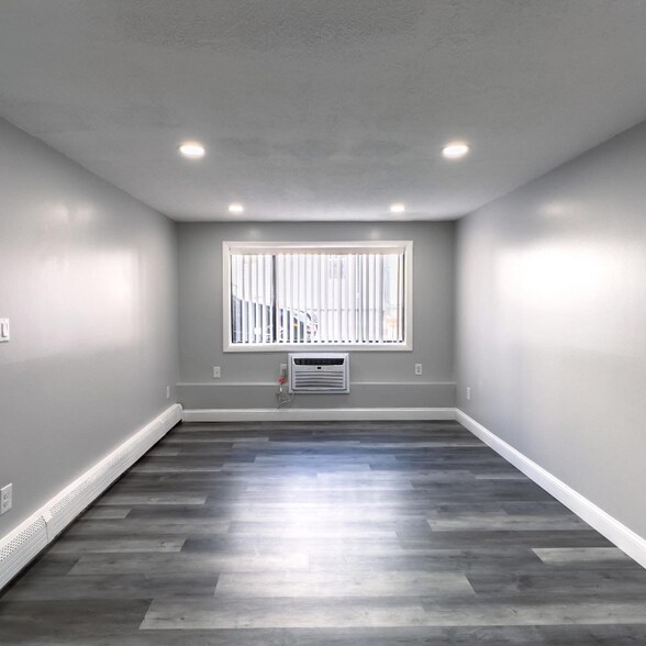 Building Photo - 19 Grove St