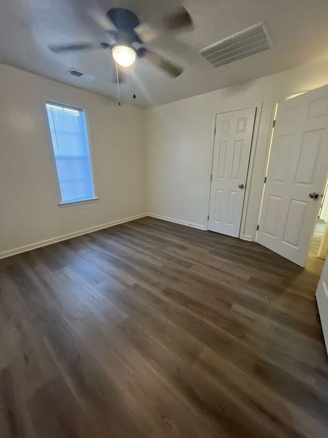 Building Photo - 749 Columbia St