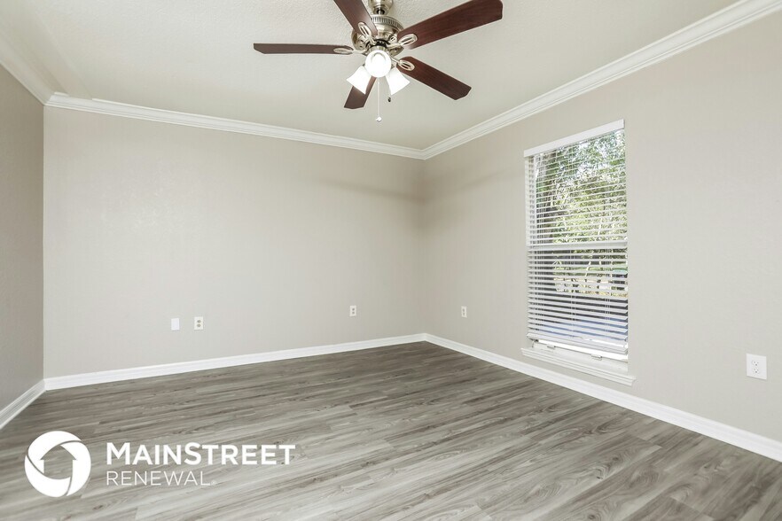 Building Photo - 1442 Lakecrest Dr