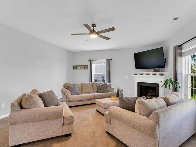 Building Photo - Build Equity While Leasing - Lease and Own...