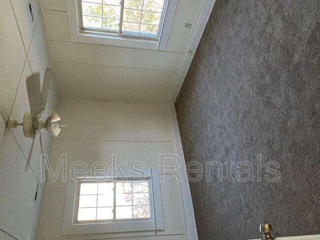 Building Photo - 506 2nd St