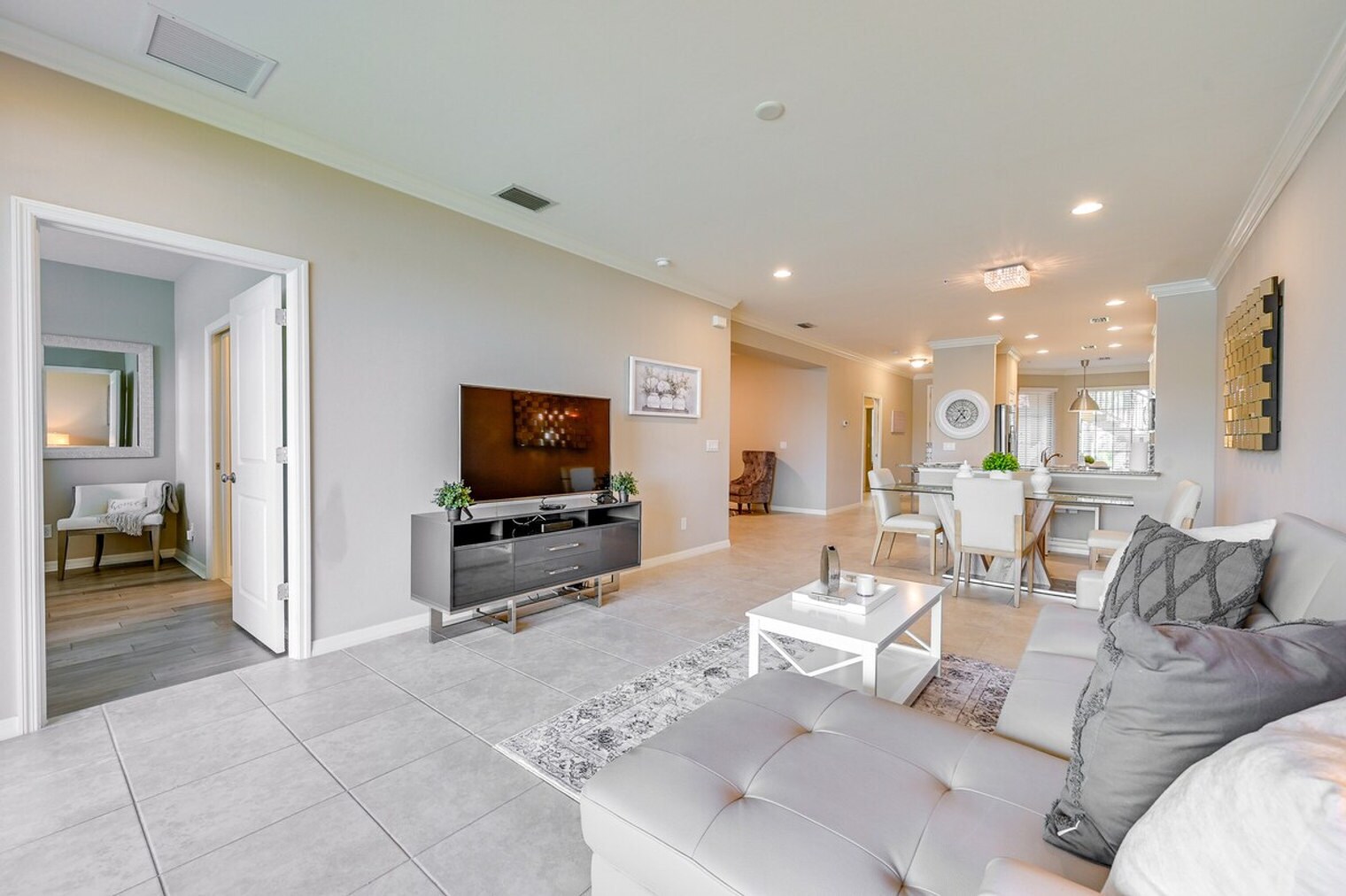 Building Photo - 9413 Terresina Dr