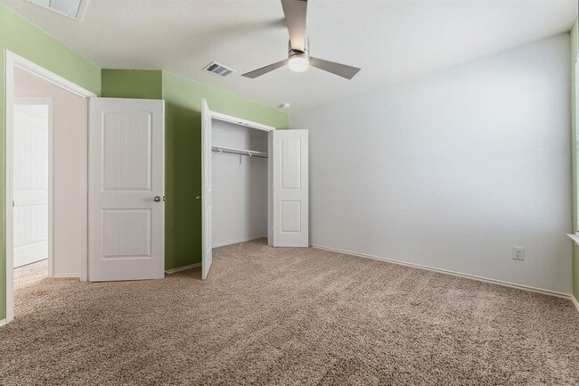 Building Photo - 365 Rocroi Dr