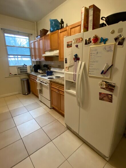 Building Photo - 18 Euston St