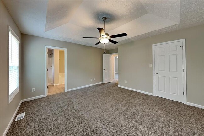 Building Photo - 110 Rockefeller Ln