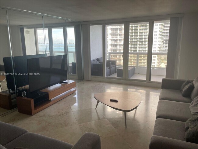 Building Photo - 1717 N Bayshore Dr