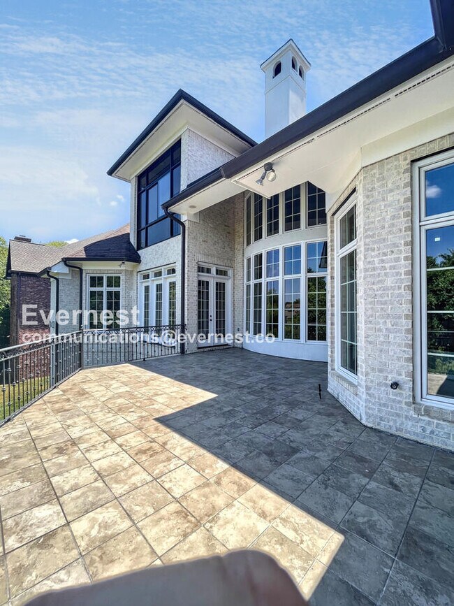 Building Photo - 9558 Hampton Reserve Dr