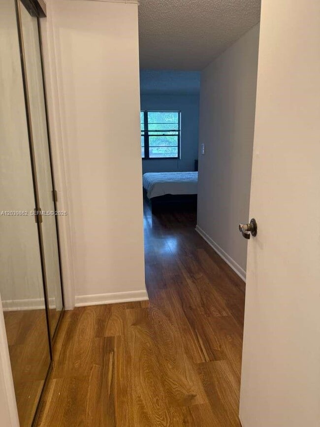 Building Photo - 2 Briarwood Cir