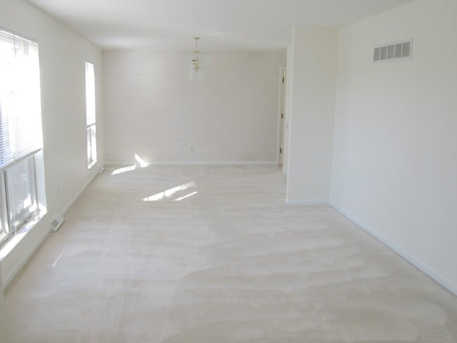 Living Room - 320 Holloway Road