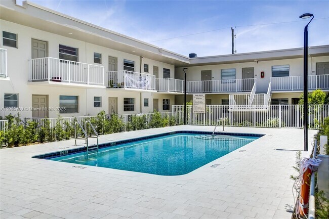 Building Photo - 1720 Cleveland St