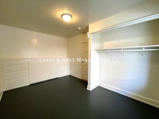 Building Photo - 1551 Pine Ave