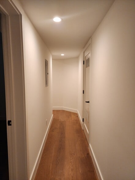Hallway Corridor - 475 18th Ave