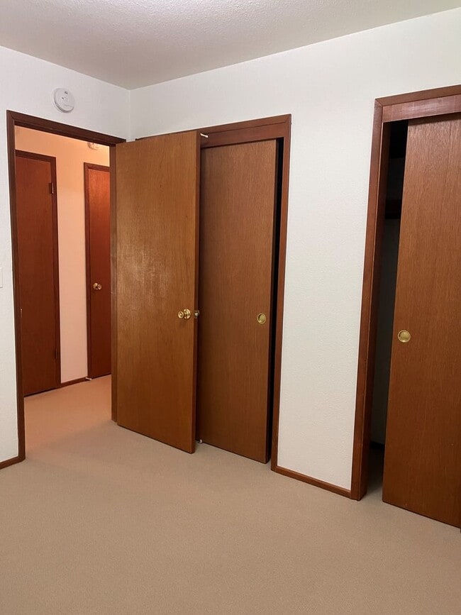 Building Photo - Unique Two Story Home in the Lincoln Area - Available Now!