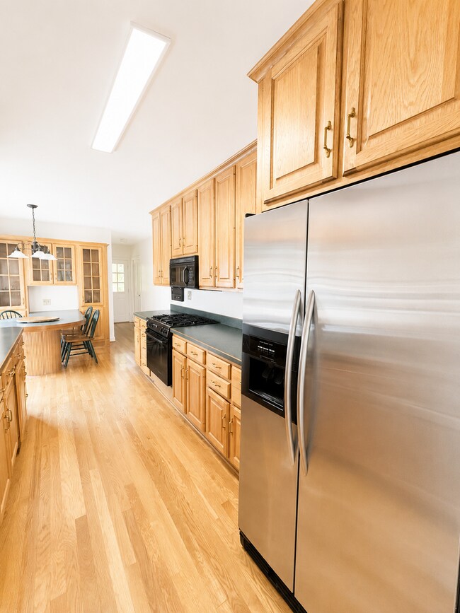 Building Photo - 9205 Whitegate Ct