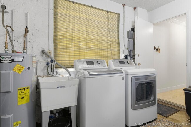 Building Photo - 8685 SW Keathley Ct