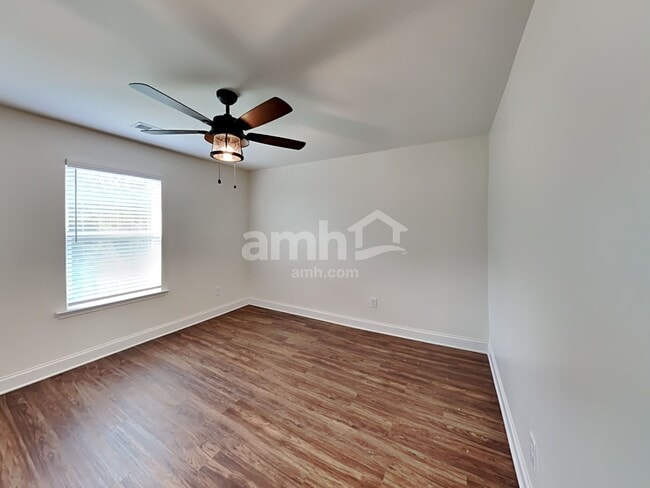 Building Photo - 542 Slew Dr