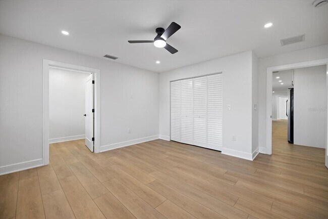 Building Photo - 328 Monet Dr