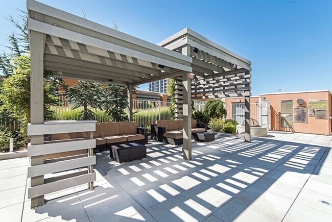 Building Photo - ONLY $1,700 PER MONTH FOR THIS BEAUTIFUL, MODERN, STATE OF THE ART, 1 BED, 1 BATH HIGH RISE CONDO...